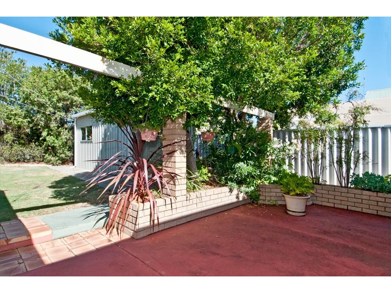 9 Vermont Avenue, Meadow Springs WA 6210