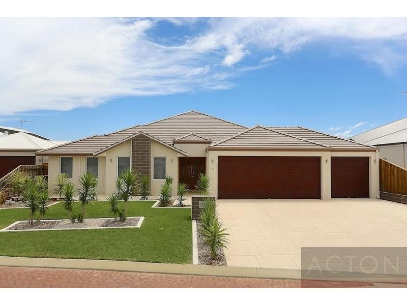 19 Senecio Way, Halls Head WA 6210