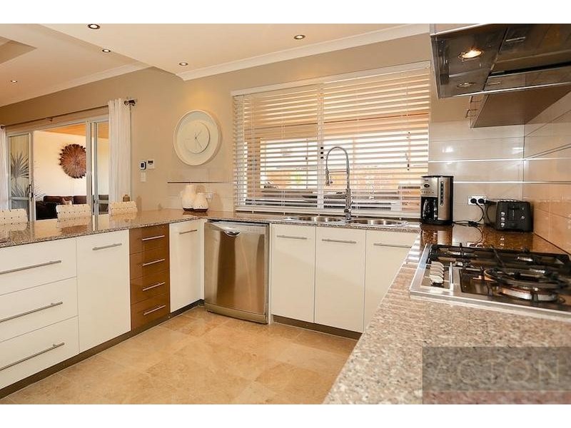 19 Senecio Way, Halls Head WA 6210