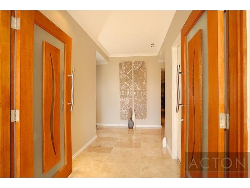 19 Senecio Way, Halls Head WA 6210