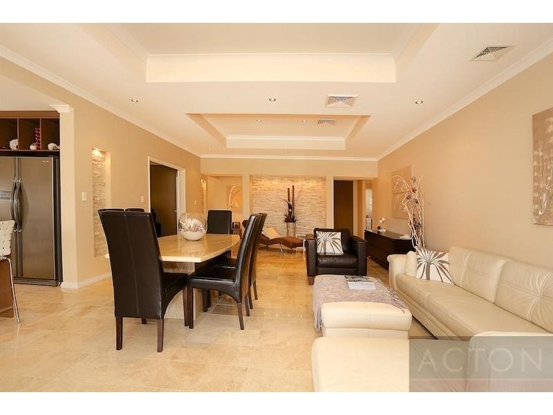 19 Senecio Way, Halls Head WA 6210