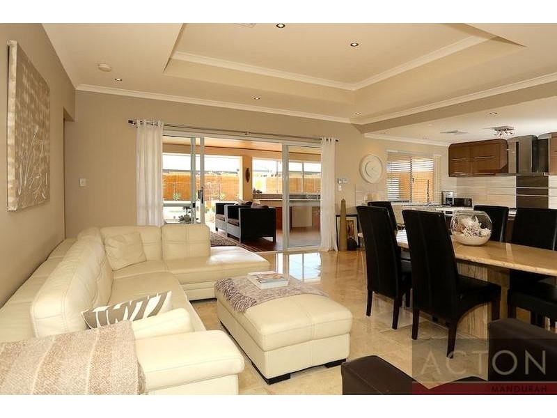 19 Senecio Way, Halls Head WA 6210