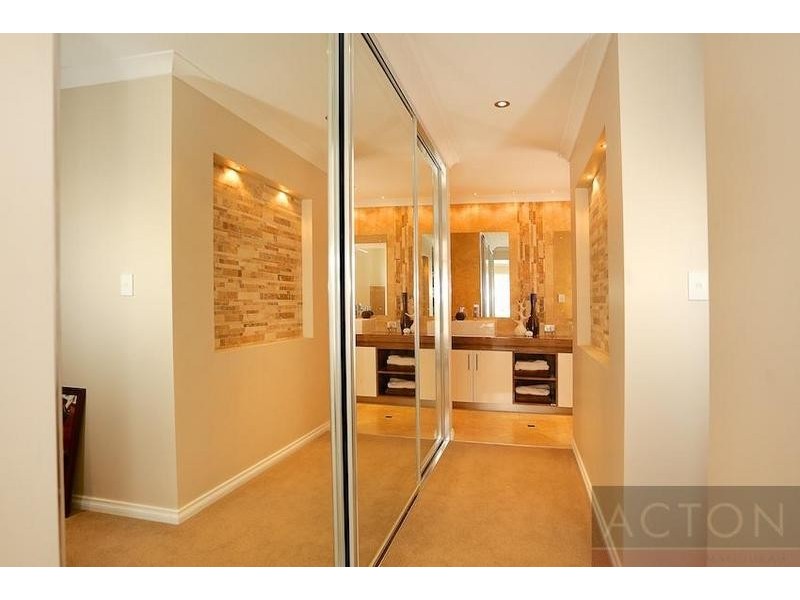 19 Senecio Way, Halls Head WA 6210