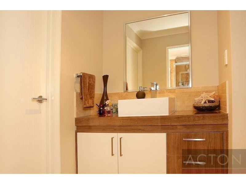 19 Senecio Way, Halls Head WA 6210