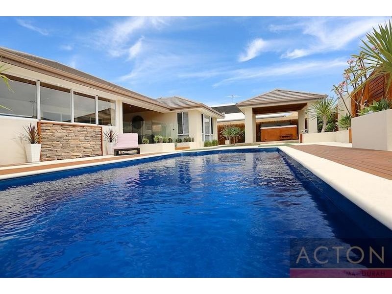 19 Senecio Way, Halls Head WA 6210