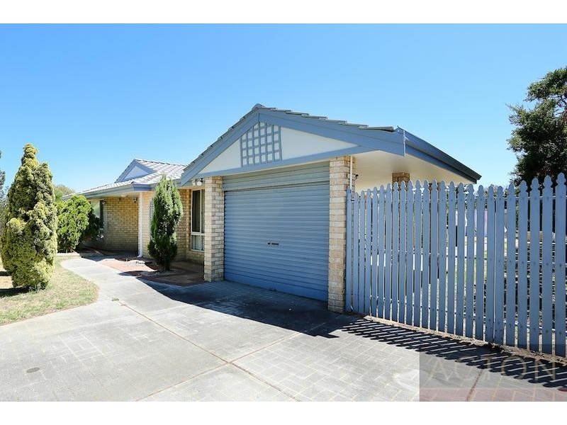 2 Troon Grove, Halls Head WA 6210
