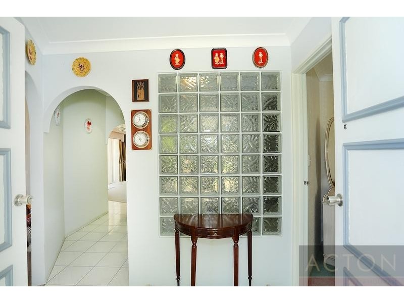 2 Troon Grove, Halls Head WA 6210