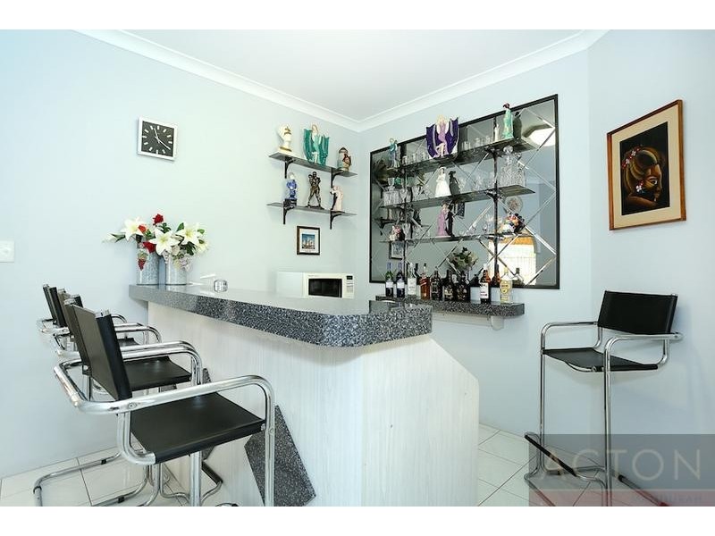 2 Troon Grove, Halls Head WA 6210