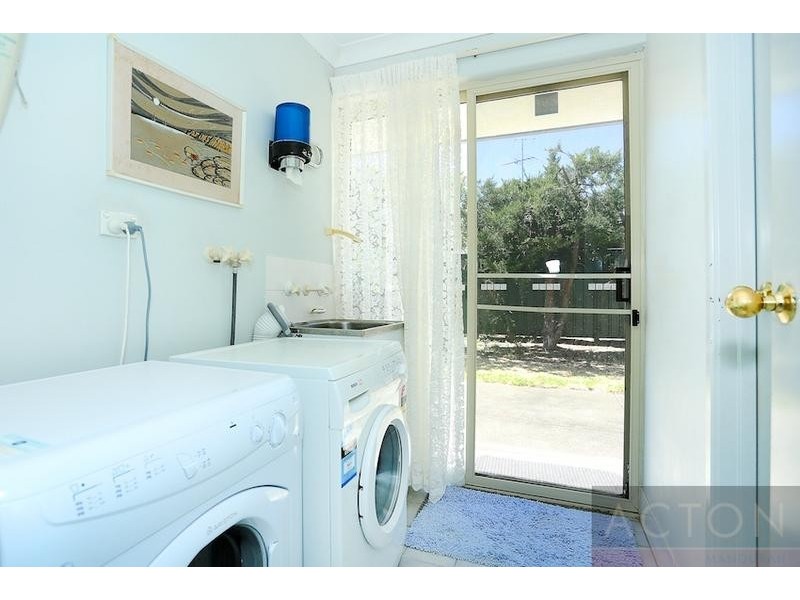 2 Troon Grove, Halls Head WA 6210