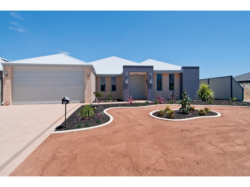 18 St Cloud Link, Meadow Springs WA 6210