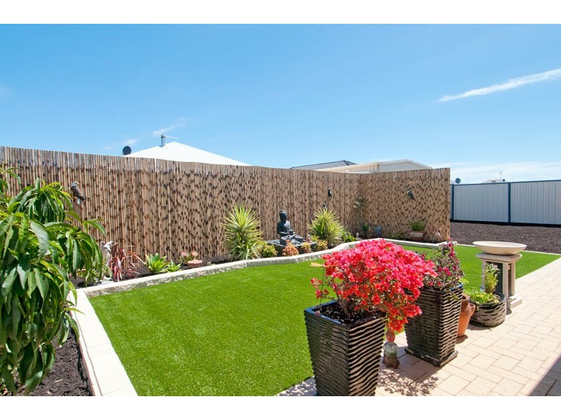 18 St Cloud Link, Meadow Springs WA 6210