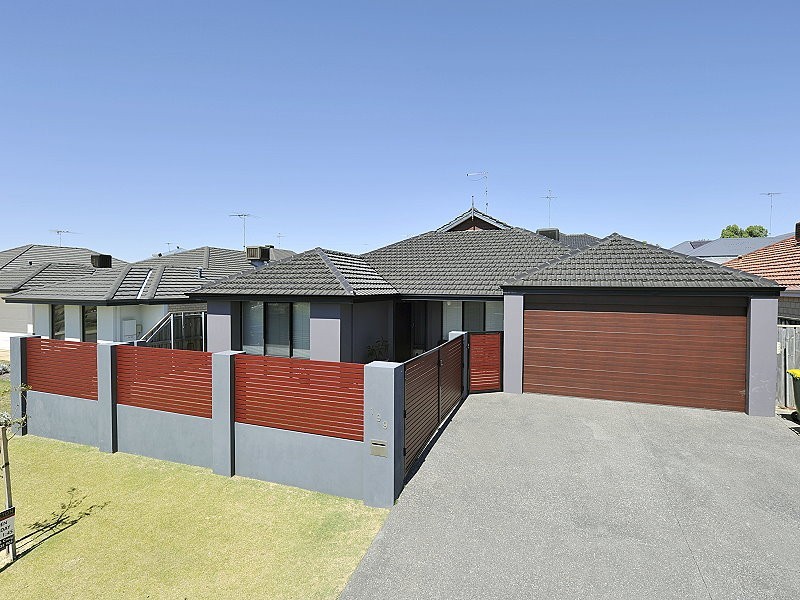 199 Peelwood Parade, Halls Head WA 6210