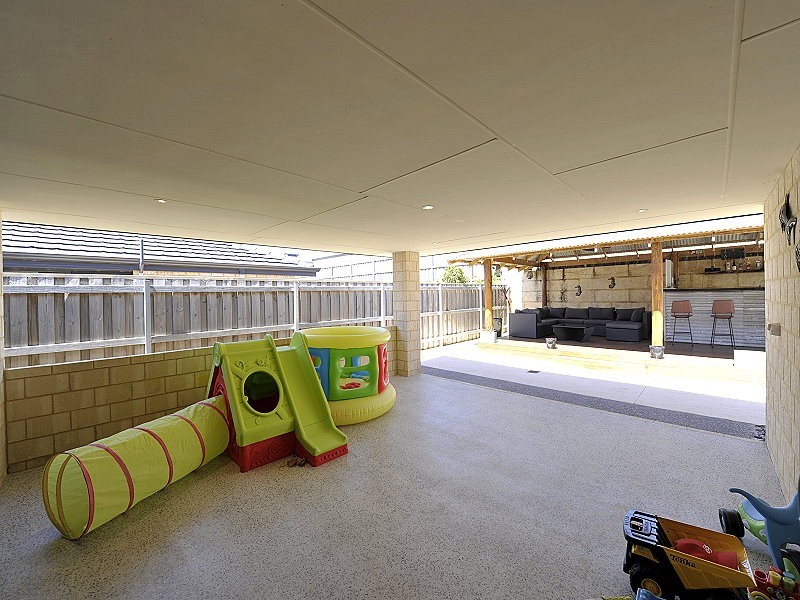 199 Peelwood Parade, Halls Head WA 6210