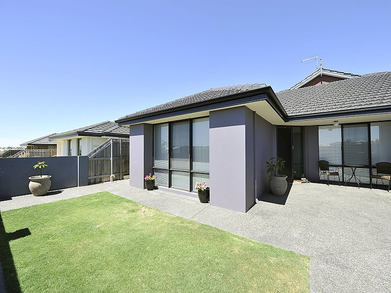 199 Peelwood Parade, Halls Head WA 6210