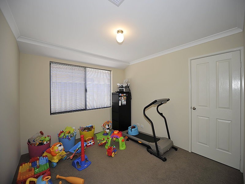 199 Peelwood Parade, Halls Head WA 6210