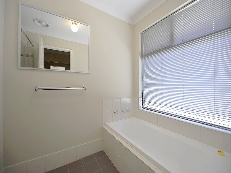 199 Peelwood Parade, Halls Head WA 6210