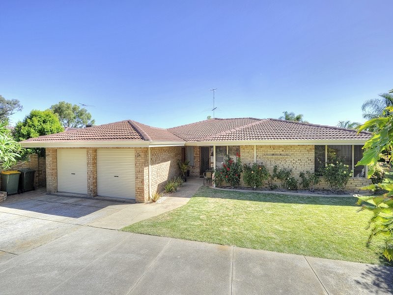 18 Yorrell Place, Halls Head WA 6210