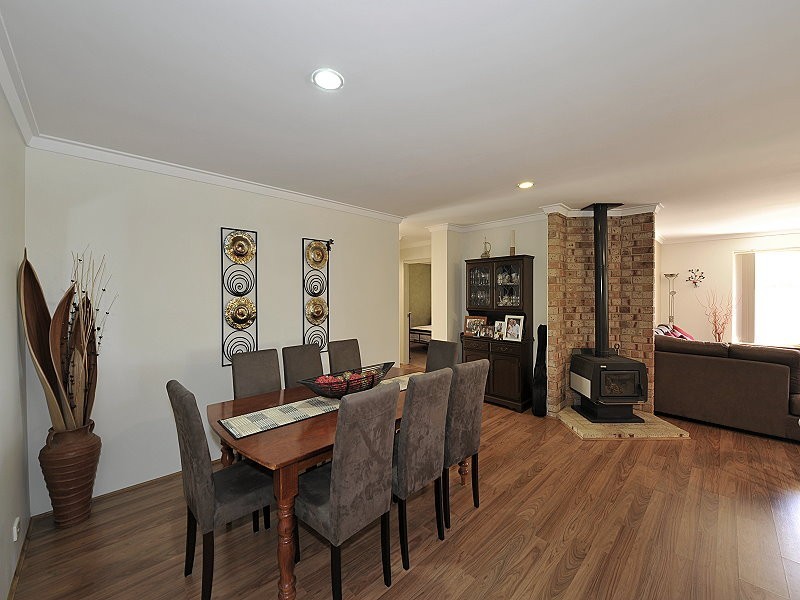 18 Yorrell Place, Halls Head WA 6210