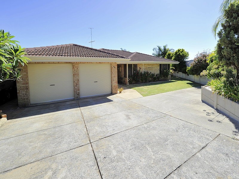 18 Yorrell Place, Halls Head WA 6210