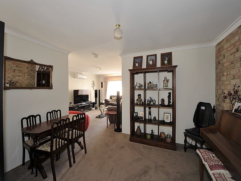 18 Yorrell Place, Halls Head WA 6210