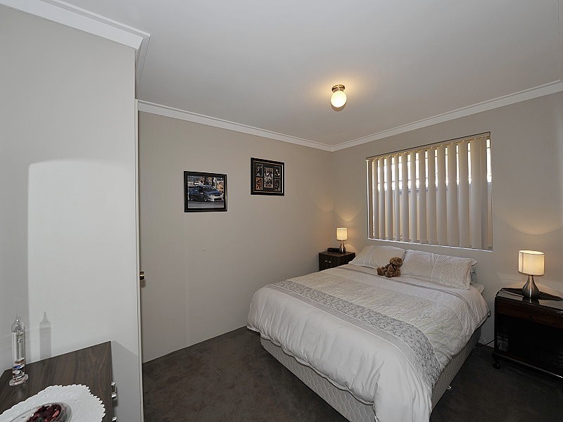 18 Yorrell Place, Halls Head WA 6210