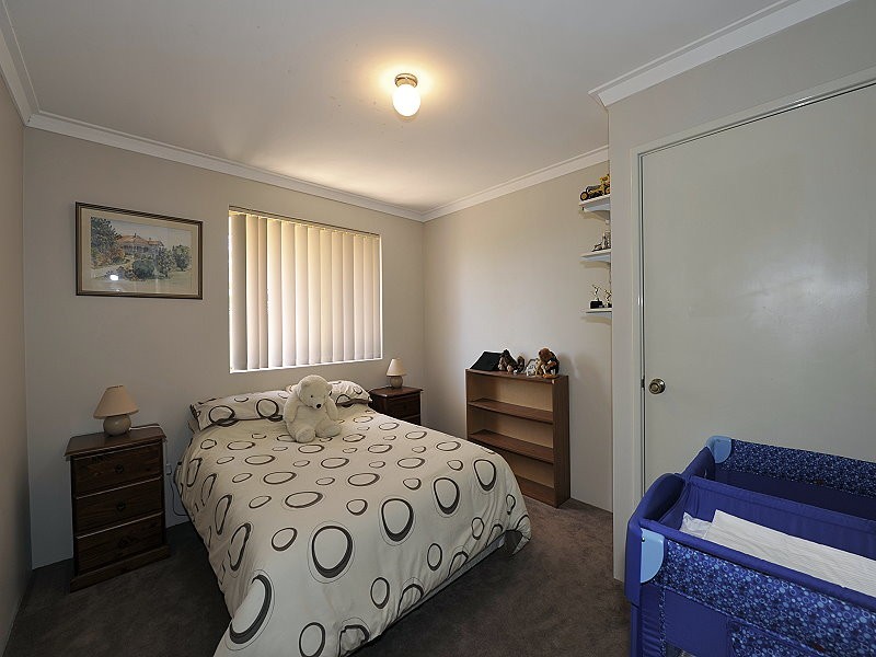 18 Yorrell Place, Halls Head WA 6210