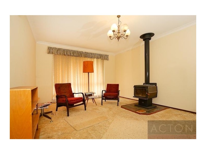 32 Kookerbrook Street, Dudley Park WA 6210