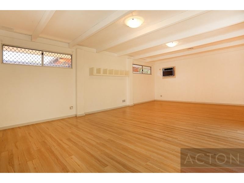 15 Owen Street, Mandurah WA 6210