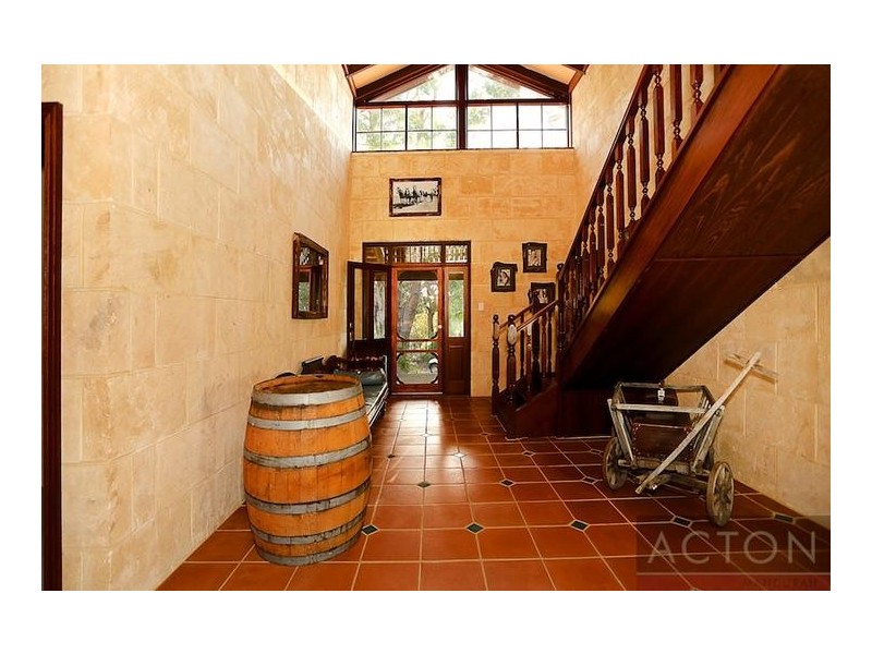 6 White Hill Road, Bouvard WA 6211