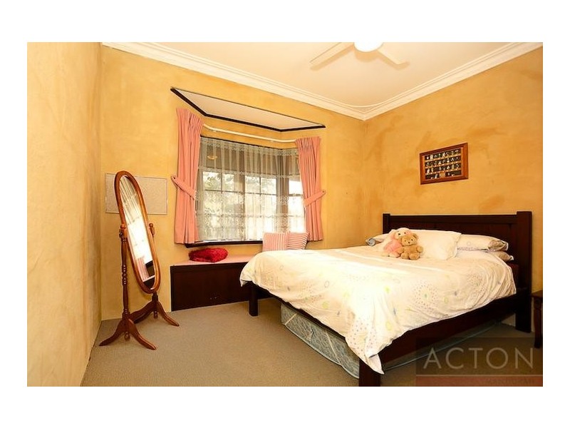 6 White Hill Road, Bouvard WA 6211
