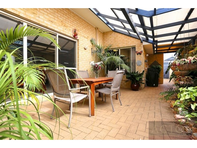 9 Tasman Loop, Dudley Park WA 6210