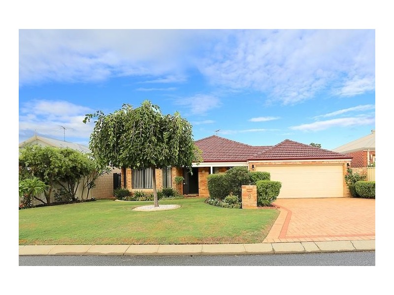 8 Brouwer Trail, Dudley Park WA 6210