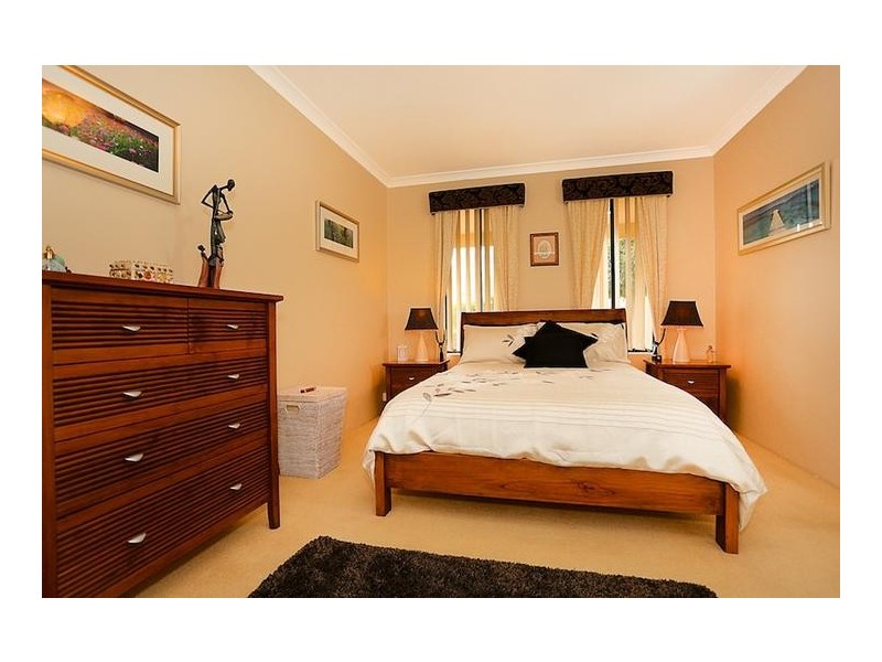 8 Brouwer Trail, Dudley Park WA 6210