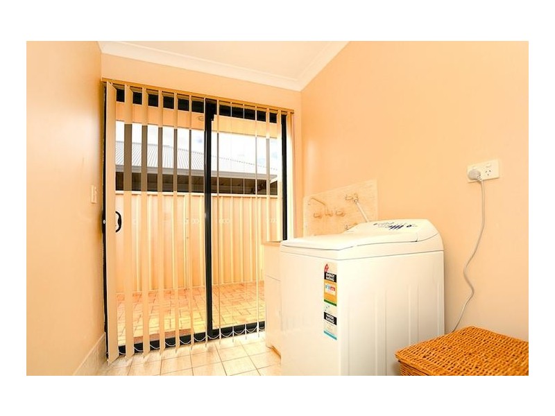 8 Brouwer Trail, Dudley Park WA 6210