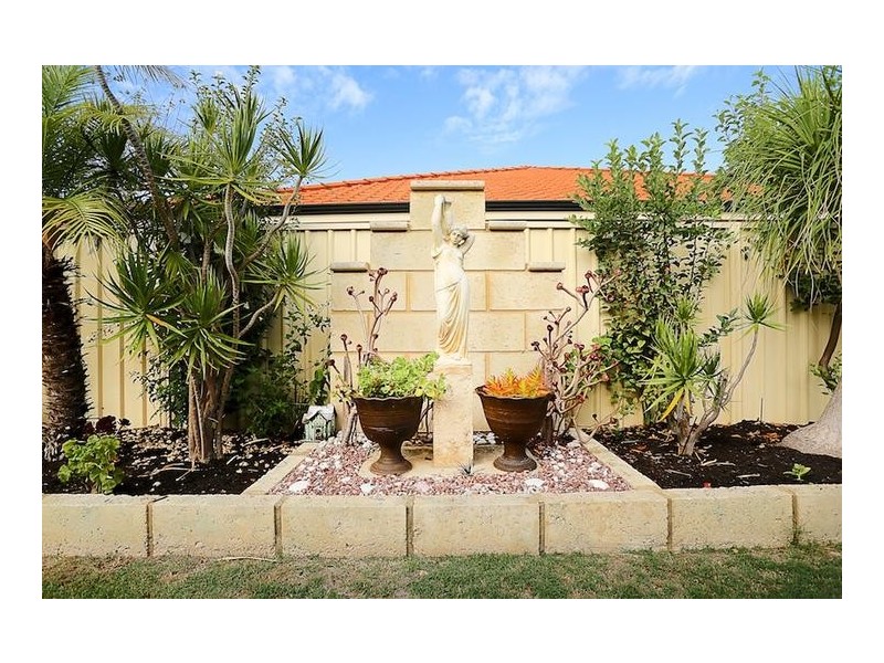 8 Brouwer Trail, Dudley Park WA 6210