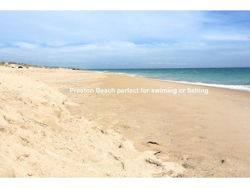 11 Beachcast Close, Preston Beach WA 6215