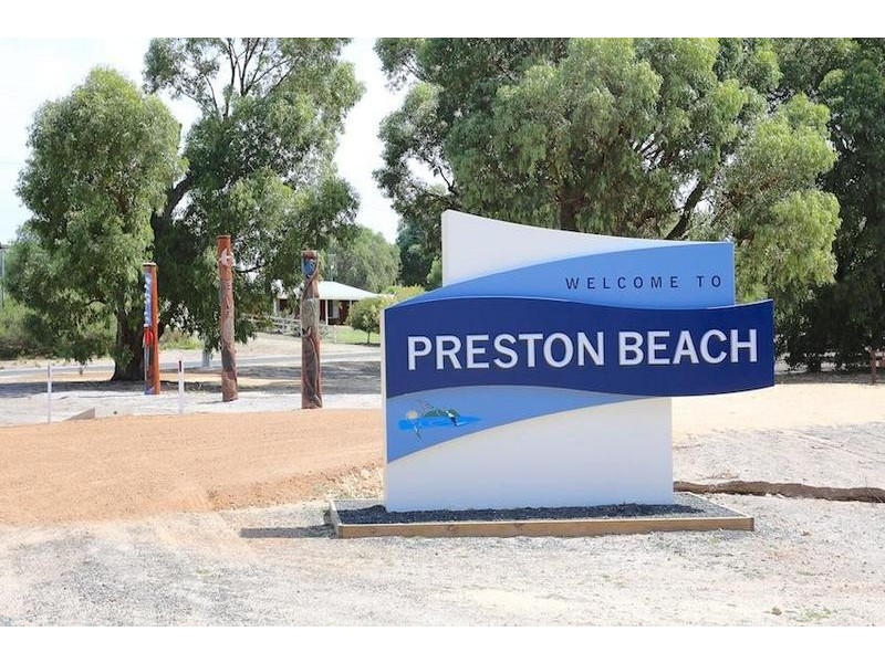 11 Beachcast Close, Preston Beach WA 6215