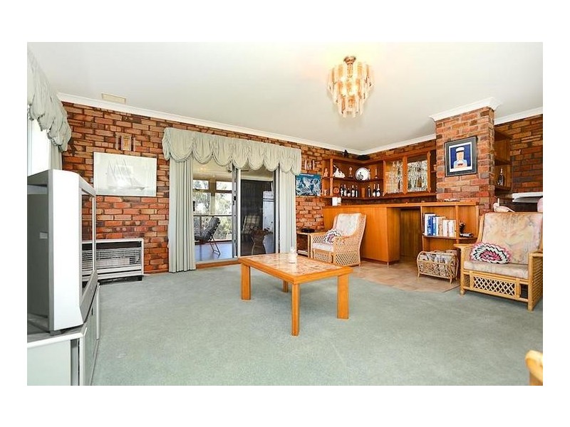 8 Sussex Place, Halls Head WA 6210