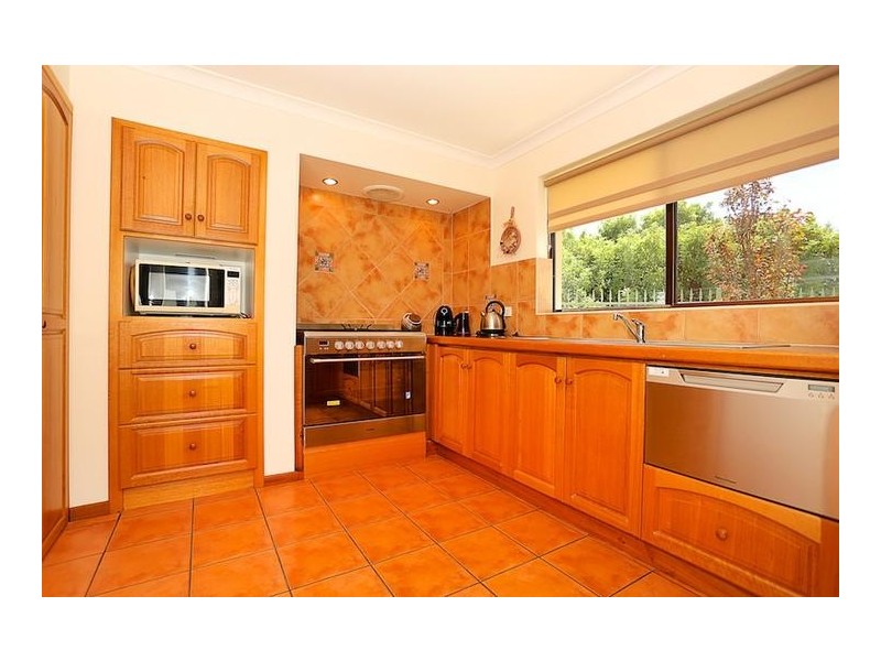 8 Sussex Place, Halls Head WA 6210