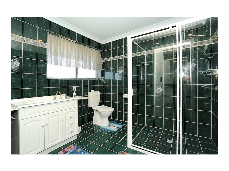 8 Sussex Place, Halls Head WA 6210