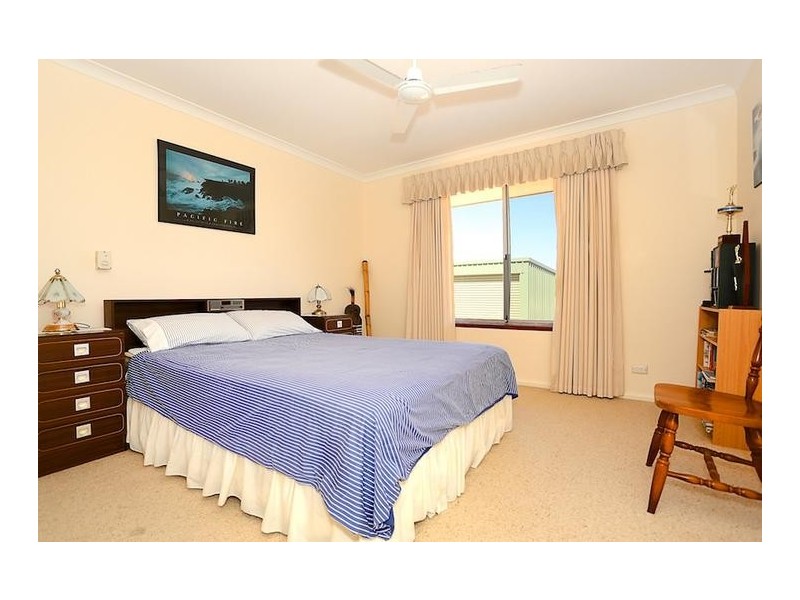 8 Sussex Place, Halls Head WA 6210