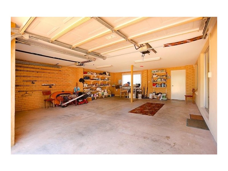 8 Sussex Place, Halls Head WA 6210