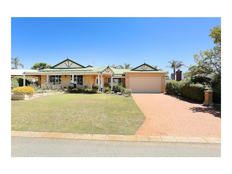 4 Silkwood Close, Halls Head WA 6210