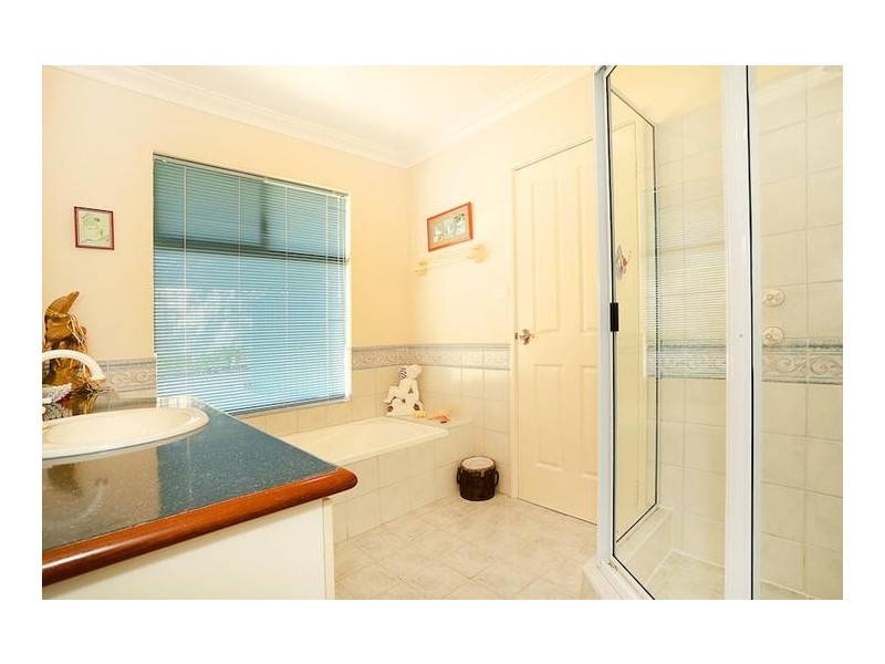 4 Silkwood Close, Halls Head WA 6210