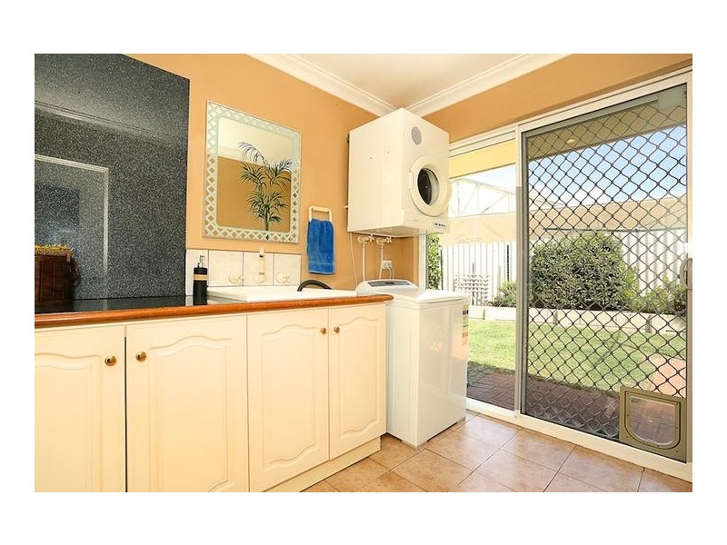 4 Silkwood Close, Halls Head WA 6210