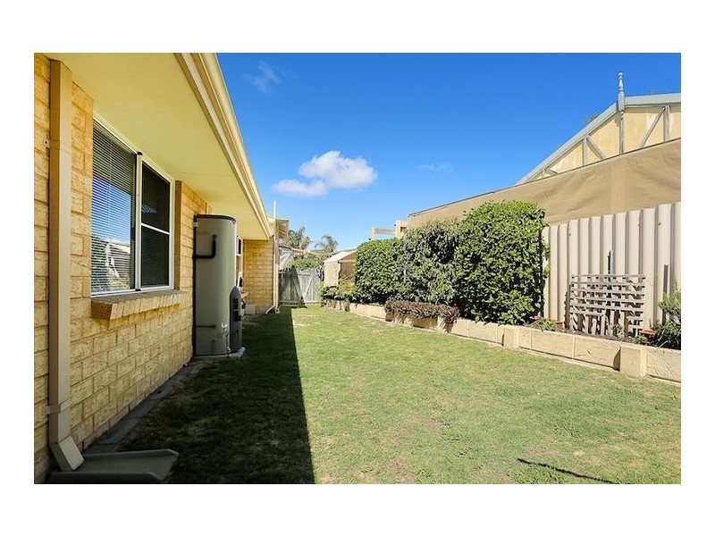 4 Silkwood Close, Halls Head WA 6210