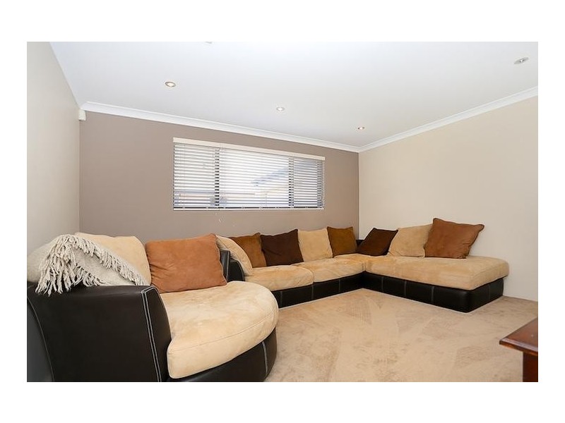 12 Dichondra Pass, Halls Head WA 6210