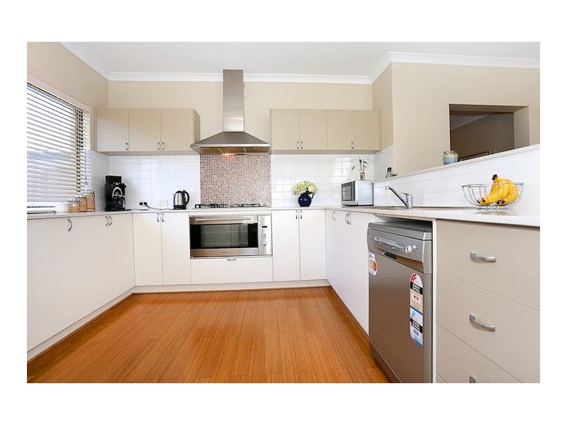 12 Dichondra Pass, Halls Head WA 6210