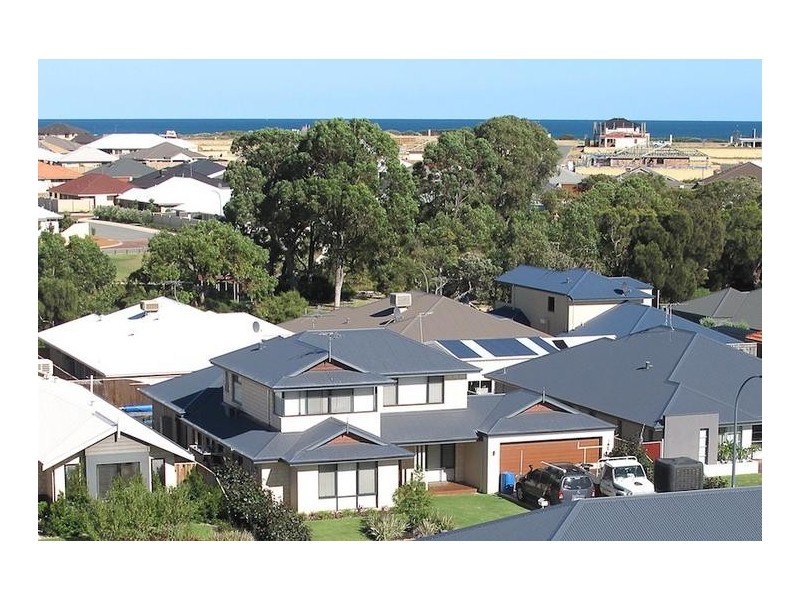 12 Dichondra Pass, Halls Head WA 6210