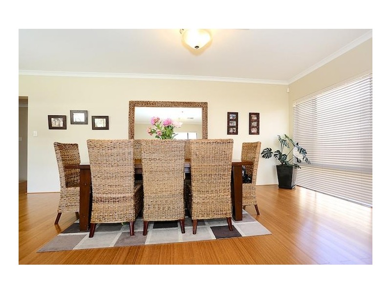 12 Dichondra Pass, Halls Head WA 6210